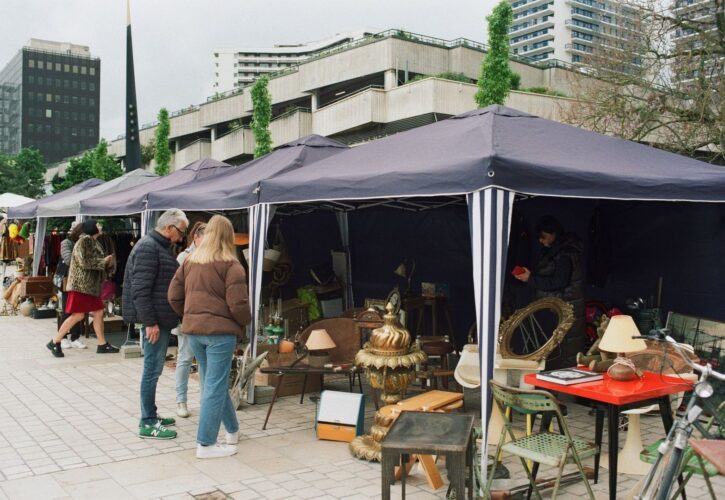 Bakom loppisborden: Så formade gatumarknaderna det moderna Hornstull